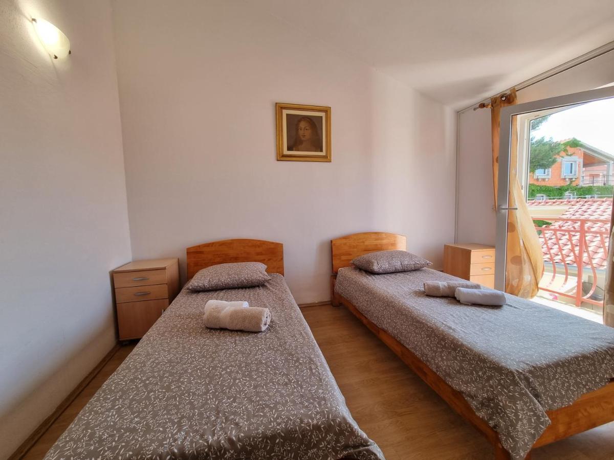 Rooms Slavica オクルグ・ゴルニ エクステリア 写真