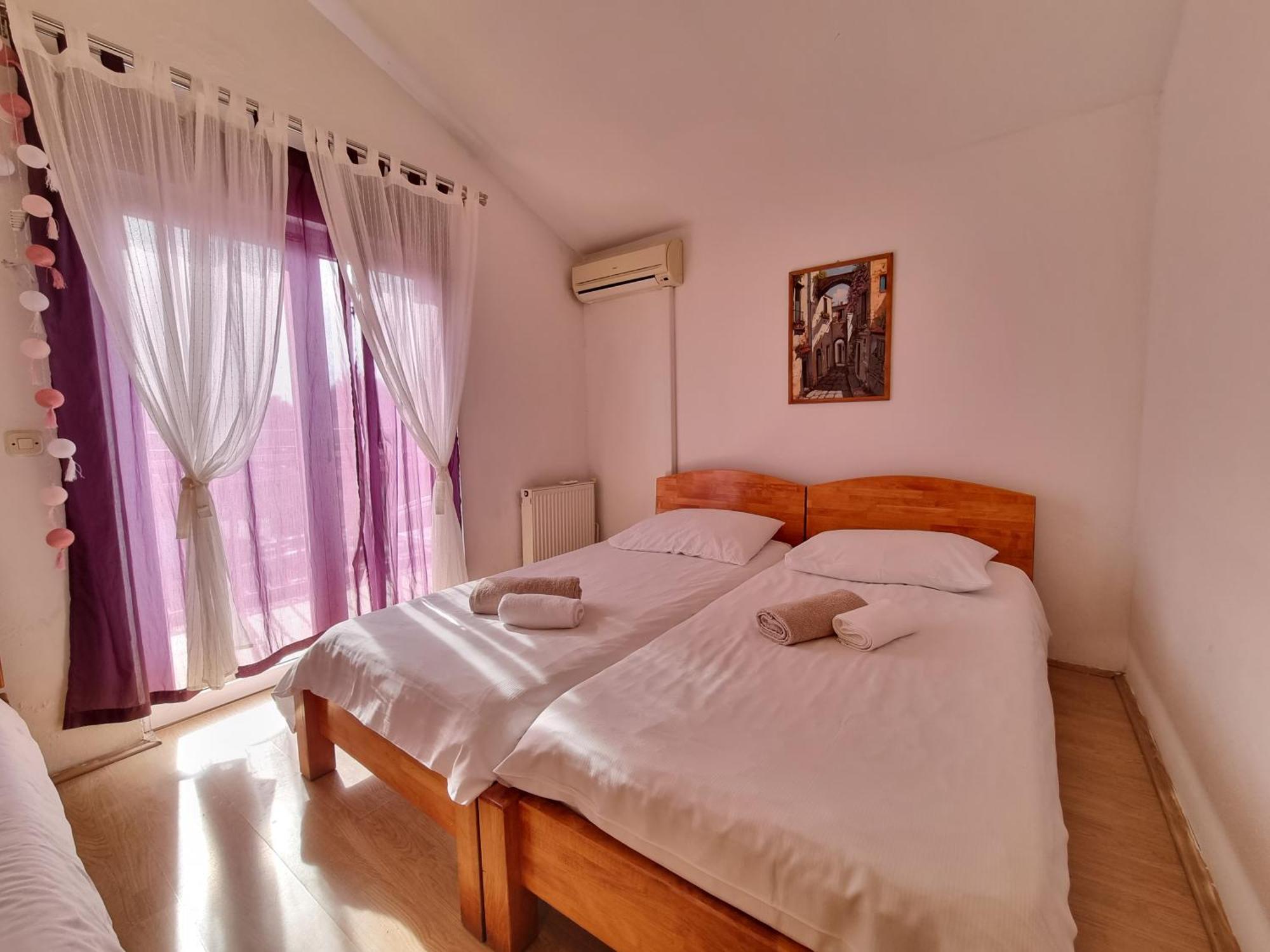 Rooms Slavica オクルグ・ゴルニ 部屋 写真